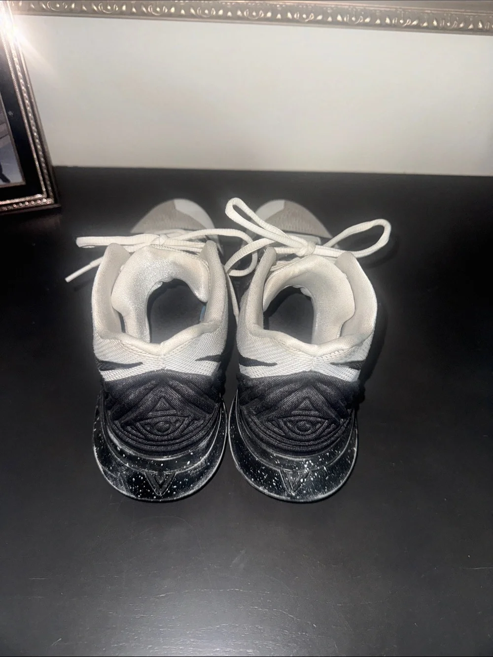 Nike Men's White and Black Athletic Sneakers